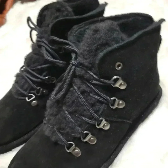 Bearpaw Kerri suede fuzzy wool skeepskin hiking boot neverwet Size 11 Black - Picture 8 of 10